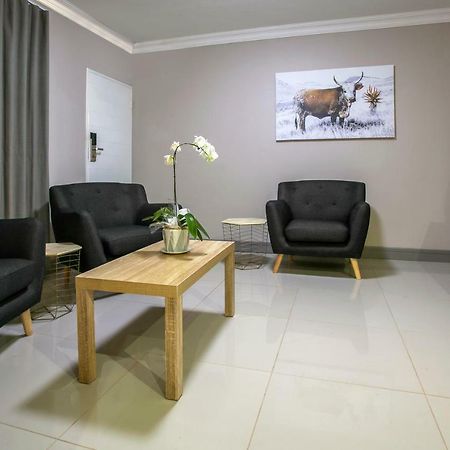 Hotel At Hatfield Apartments พริทอเรีย ภายนอก รูปภาพ
