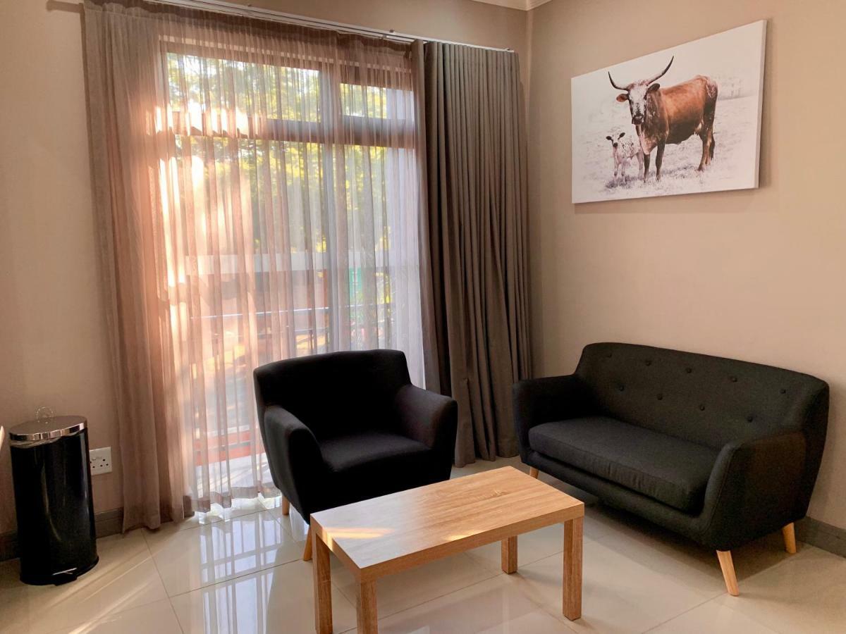 Hotel At Hatfield Apartments พริทอเรีย ภายนอก รูปภาพ