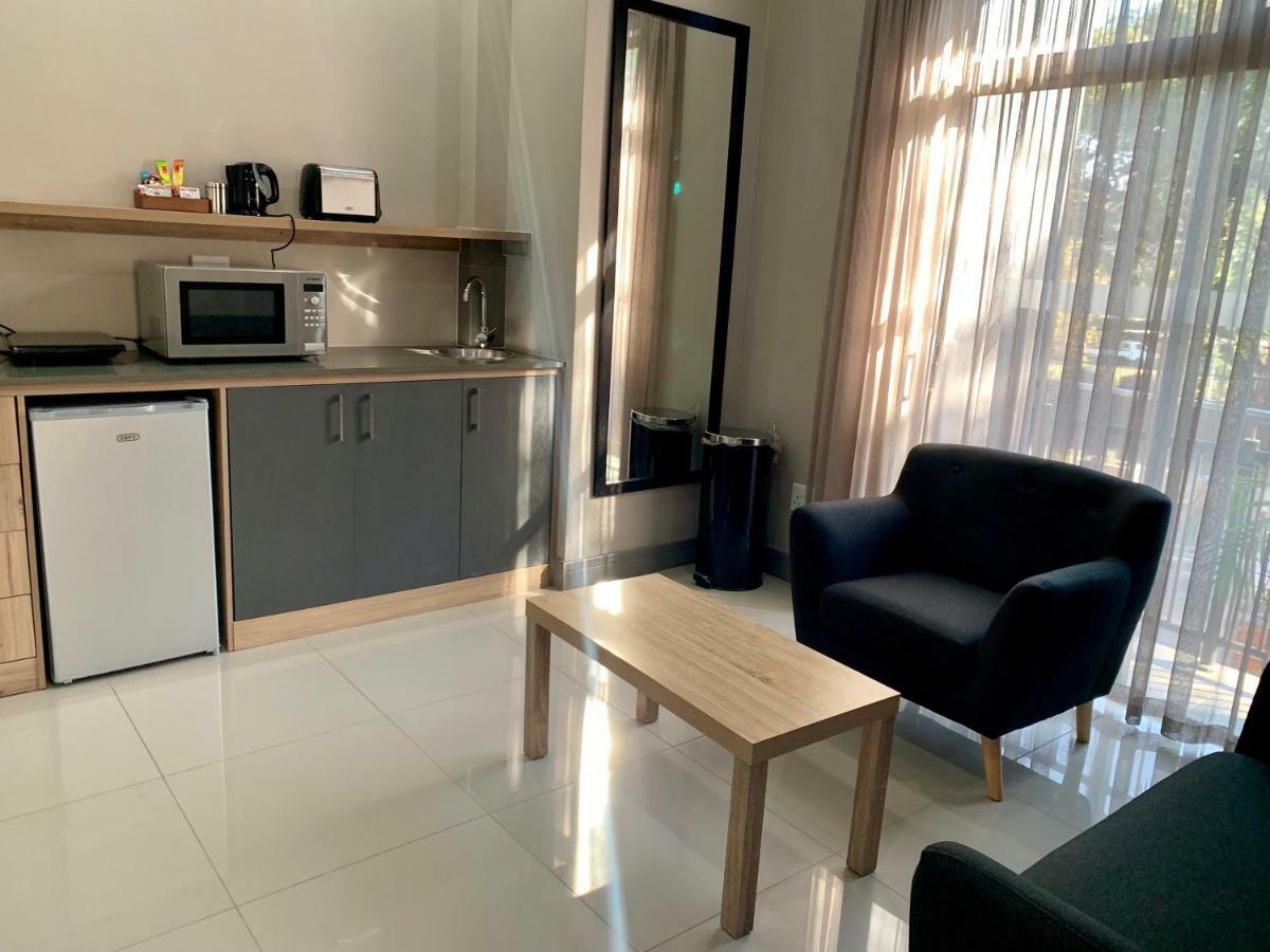 Hotel At Hatfield Apartments พริทอเรีย ภายนอก รูปภาพ