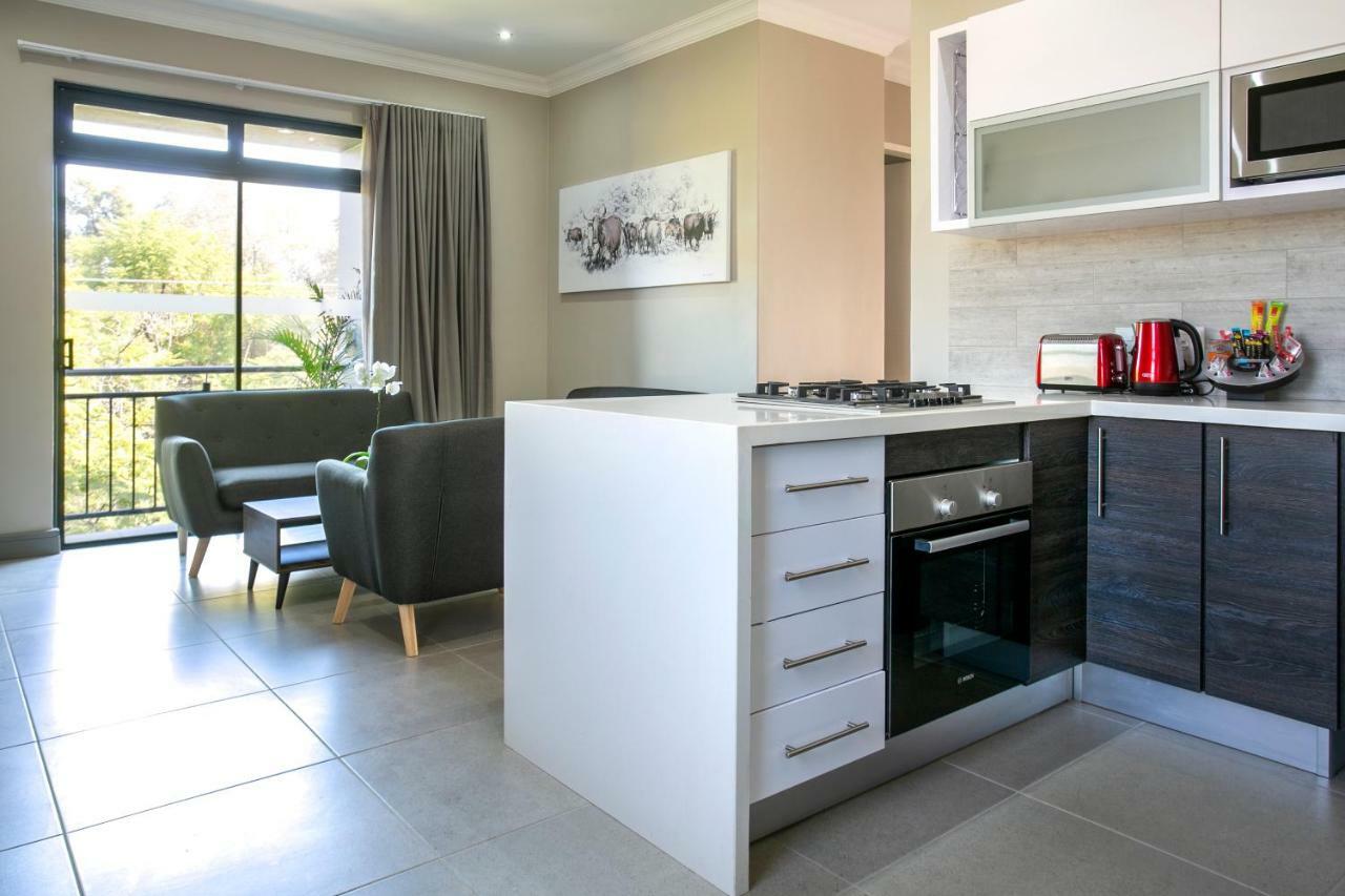 Hotel At Hatfield Apartments พริทอเรีย ภายนอก รูปภาพ